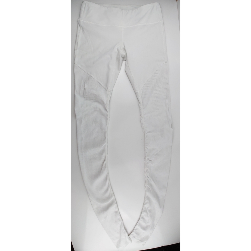 **SOLD** Alo Goddess Leggings